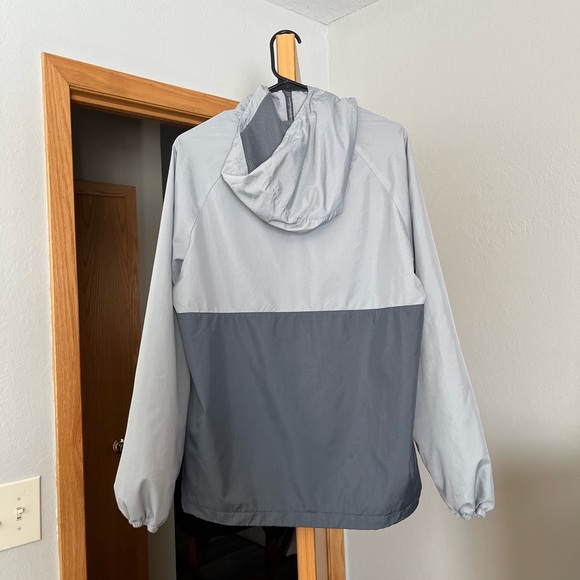 Medium Columbia Light Jacket - Picture 2 of 4